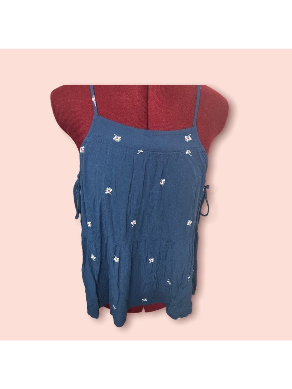 Universal Threads Size Small loose, flowy tank.